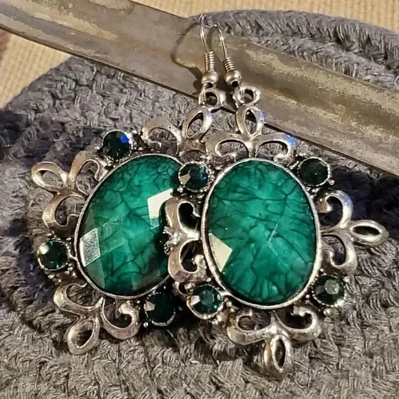 Vintage 90s Lacy Fancy Green Antique Silver Acrylic Crystal Dangle Earrings FLAW - Picture 5 of 7